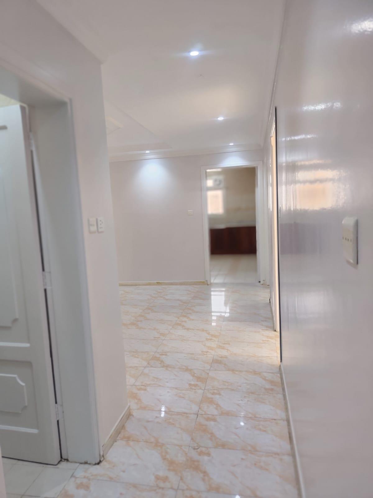 عمارة للإيجار في تبوك حي الحمراء