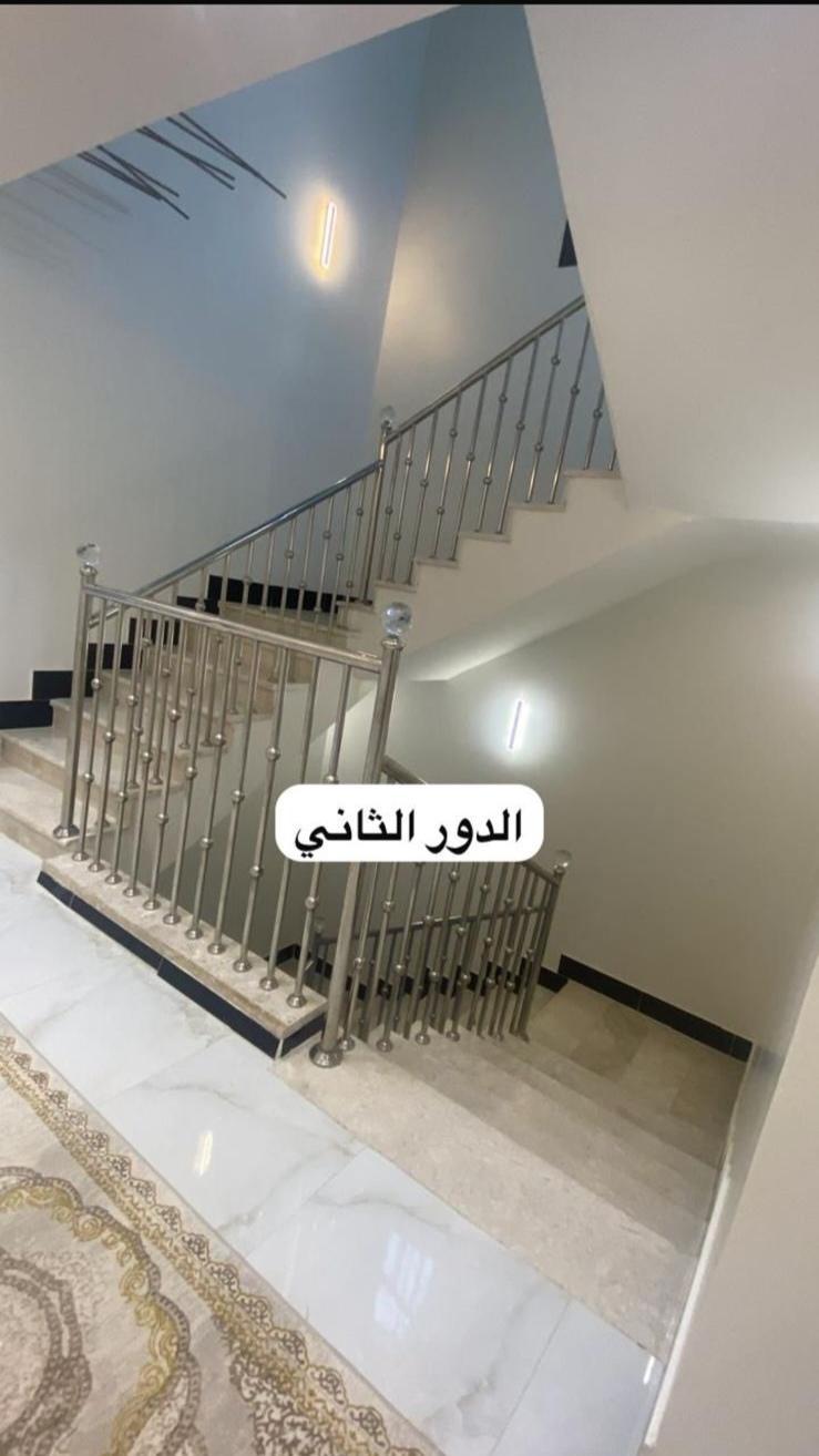 فيلا للبيع في العقيق حي الإسكان