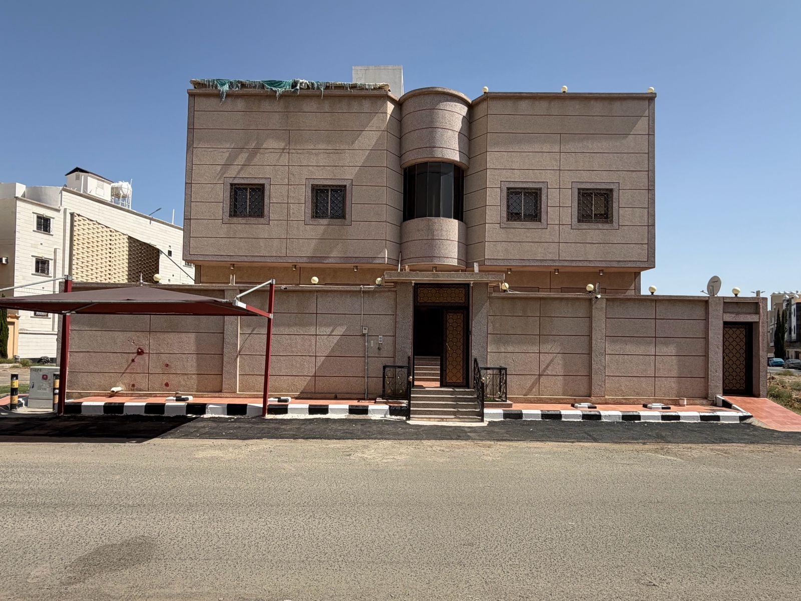 عمارة للبيع  في  الطائف حي الأخباب