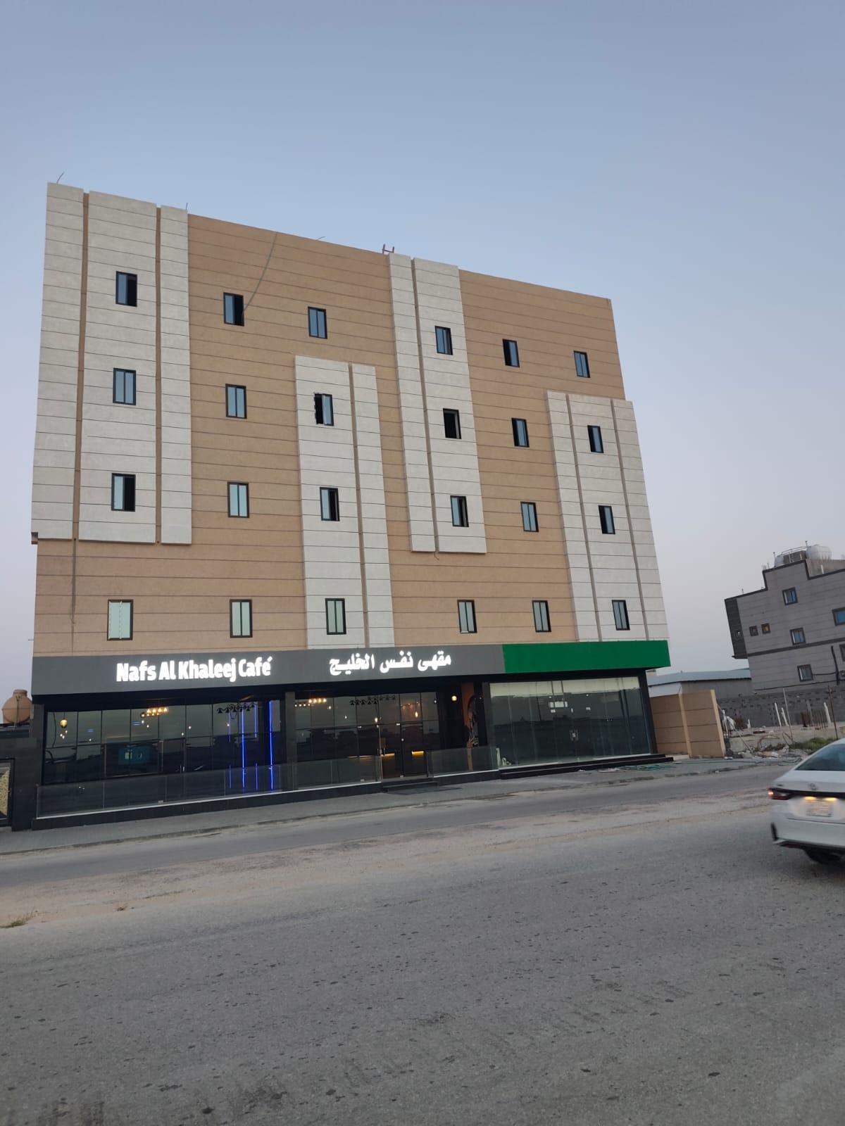 عمارة للإيجار في القطيف حي البديع